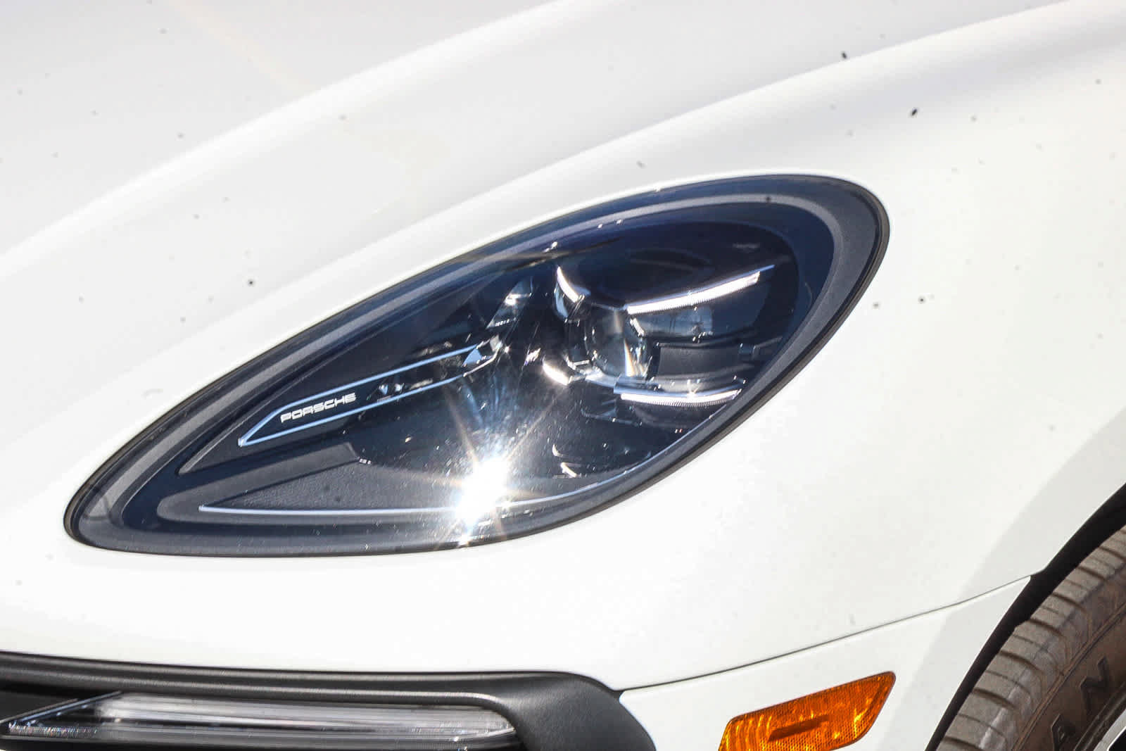 Used 2024 Porsche Macan AWD/4WD image 10