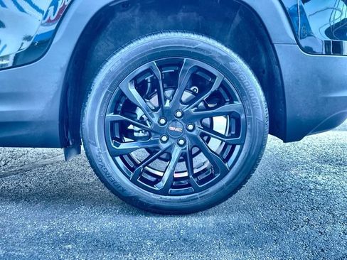 Certified 2024 GMC Terrain SLT w/ Infotainment Package II AWD/4WD image 33
