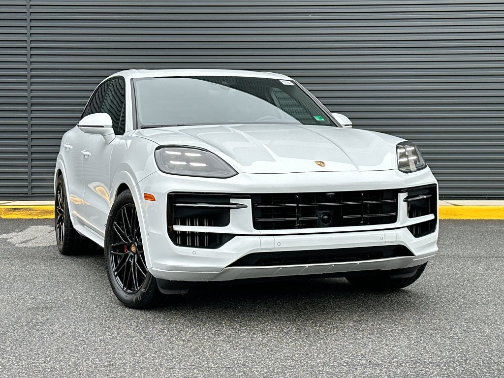 Certified 2025 Porsche Cayenne GTS AWD/4WD image 7