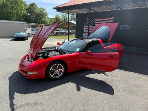 Used 2004 Chevrolet Corvette Coupe RWD image 17