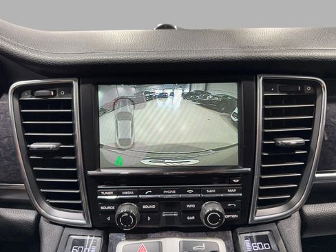 Used 2014 Porsche Panamera S image 32