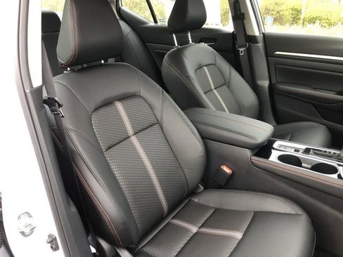 Certified 2025 Nissan Altima 2.5 SR image 18