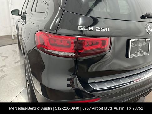 Used 2022 Mercedes-Benz GLB 250 4MATIC w/ AMG Line image 12