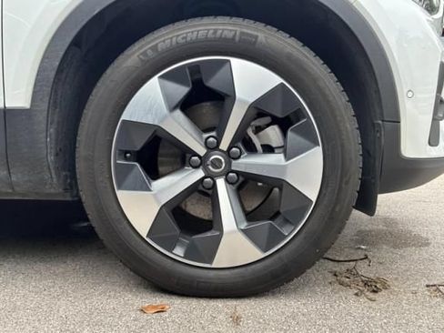 Used 2023 Volvo XC40 B5 Plus w/ Climate Package AWD/4WD image 5