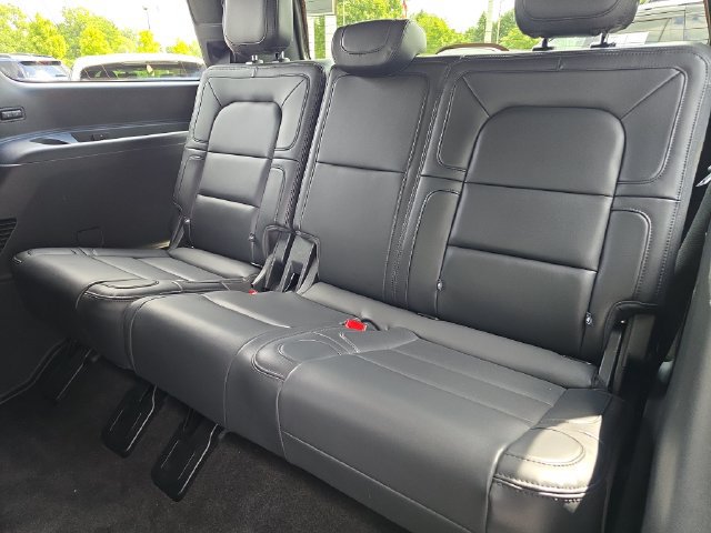 Used 2024 Lincoln Navigator Reserve AWD/4WD image 22
