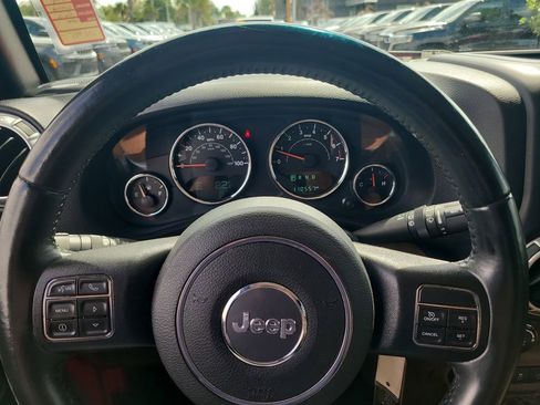 Used 2017 Jeep Wrangler Unlimited Sahara w/ Max Tow Package image 24