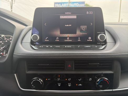 Used 2024 Nissan Rogue S FWD image 24