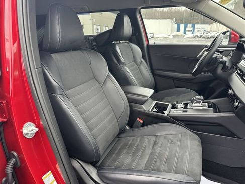 Used 2024 Mitsubishi Outlander SE image 27