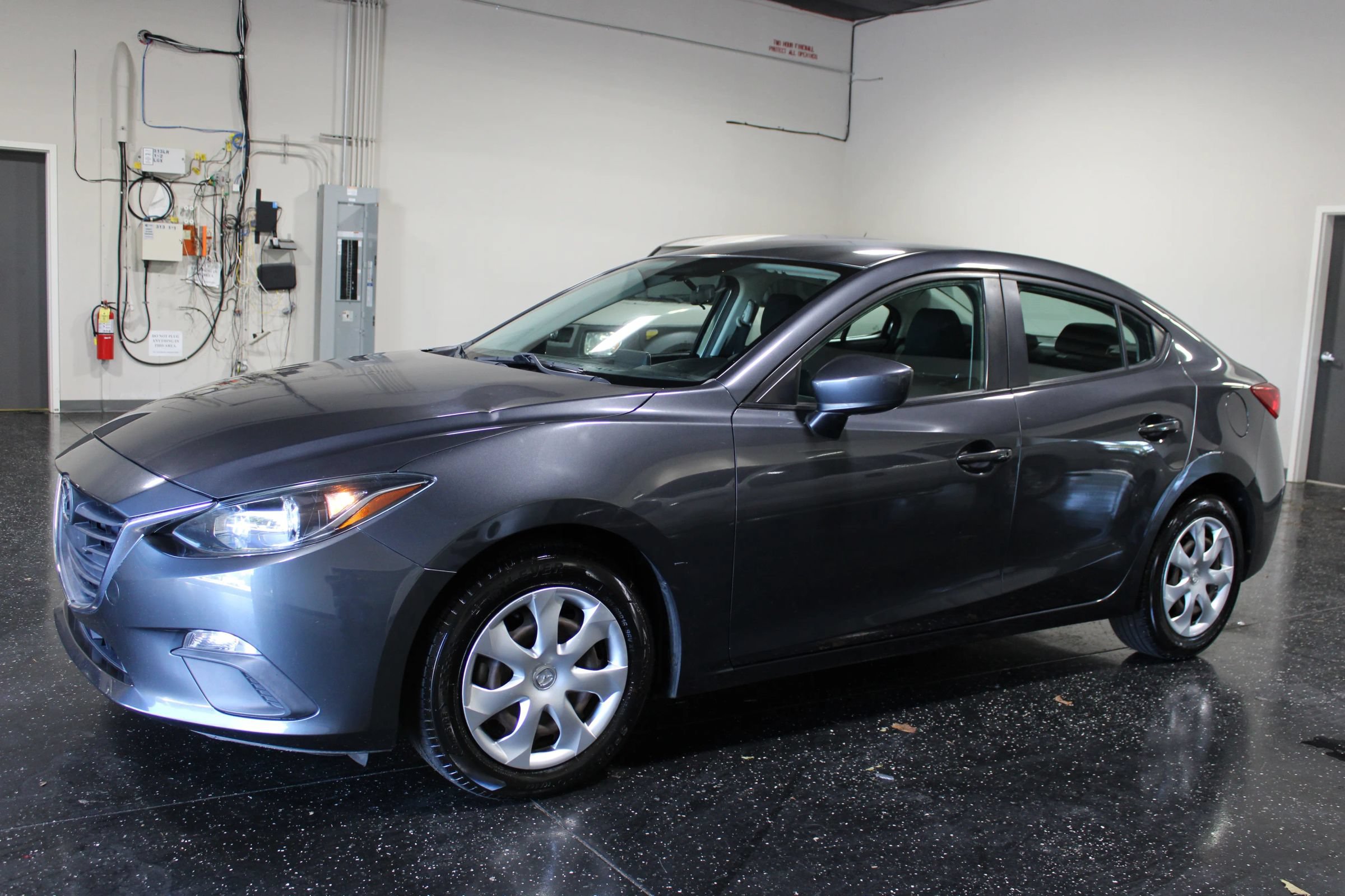 Used 2015 MAZDA MAZDA3 i Sport FWD image 6