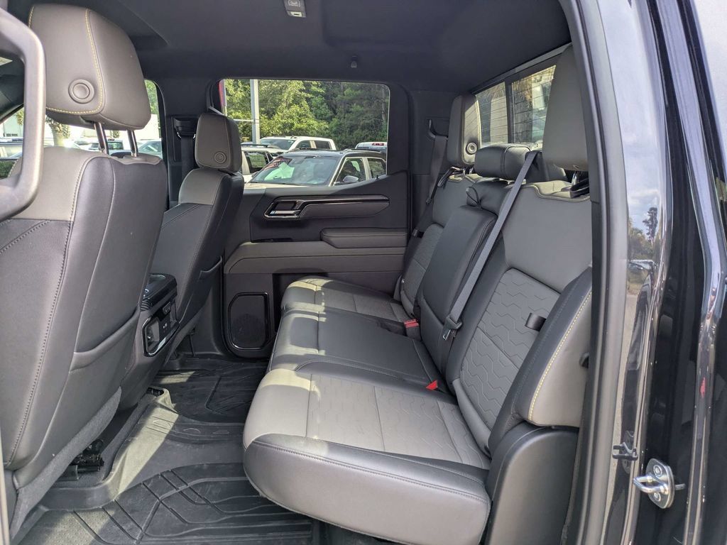 Used 2023 Chevrolet Silverado 1500 ZR2 AWD/4WD image 14
