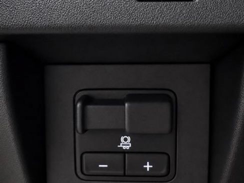 Used 2023 Chevrolet Colorado ZR2 AWD/4WD image 34