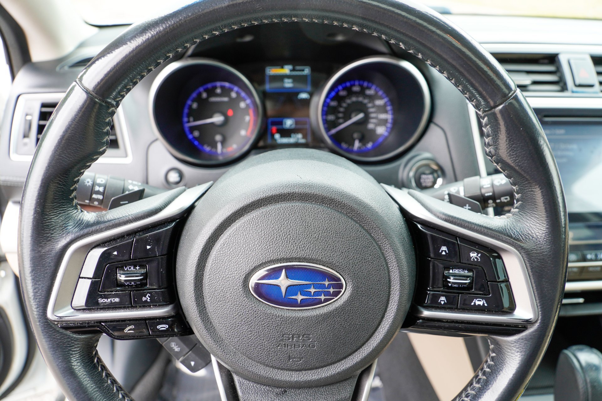 Used 2018 Subaru Outback 3.6R Limited AWD/4WD image 12