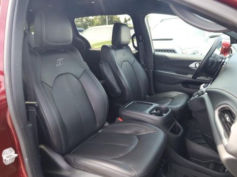 Used 2021 Chrysler Pacifica Touring-L w/ Premium & Safety Sphere Group FWD image 21