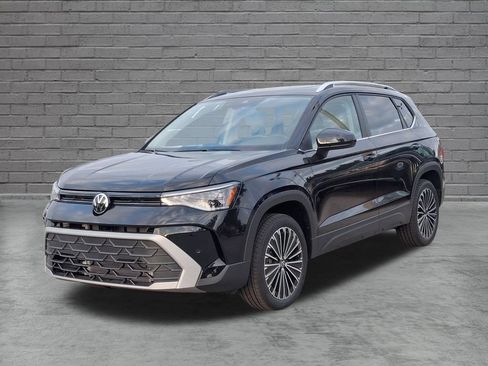 New 2026 Volkswagen Taos SE FWD image 3