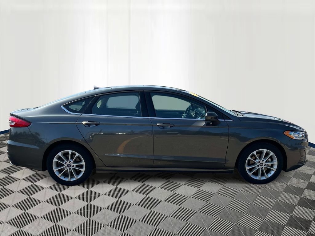 Used 2020 Ford Fusion SE FWD image 5