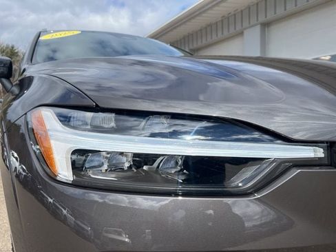 Certified 2025 Volvo XC60 B5 Ultra AWD/4WD image 13
