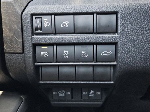 Used 2024 Toyota Tacoma Limited w/ Limited Package (LT) AWD/4WD image 17