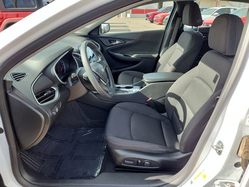 Used 2024 Chevrolet Malibu LT image 10