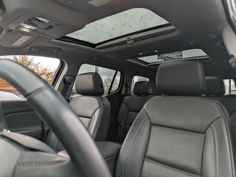 Used 2023 GMC Acadia SLT w/ Technology Package image 28