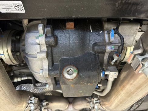 Used 2018 Chevrolet Camaro SS RWD image 27