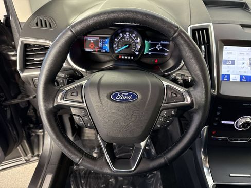 Used 2020 Ford Edge Titanium w/ Class II Trailer Tow Package AWD/4WD image 12