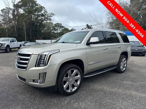 Used 2017 Cadillac Escalade Luxury image 7