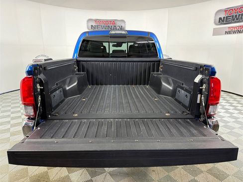 Used 2018 Toyota Tacoma SR5 image 18