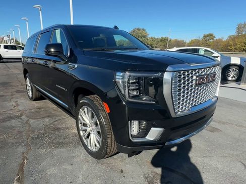 Certified 2022 GMC Yukon XL Denali image 2