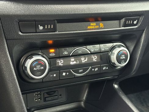 Used 2018 MAZDA MAZDA3 Touring FWD image 21