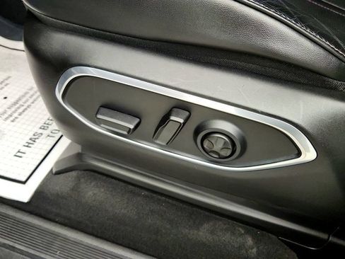 Used 2022 Jeep Wagoneer Series I w/ Premium Group I AWD/4WD image 12