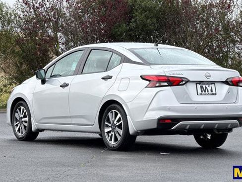 Used 2024 Nissan Versa S w/ S Plus Package image 6