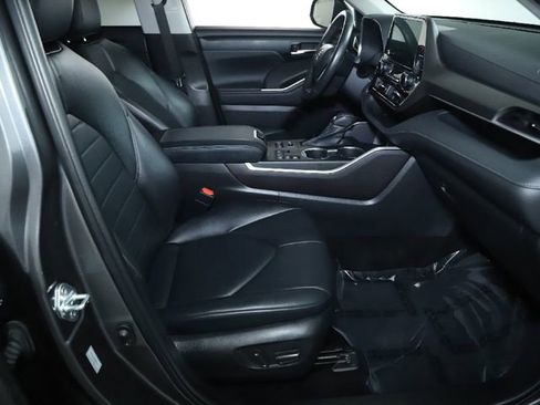 Used 2023 Toyota Highlander Limited image 29
