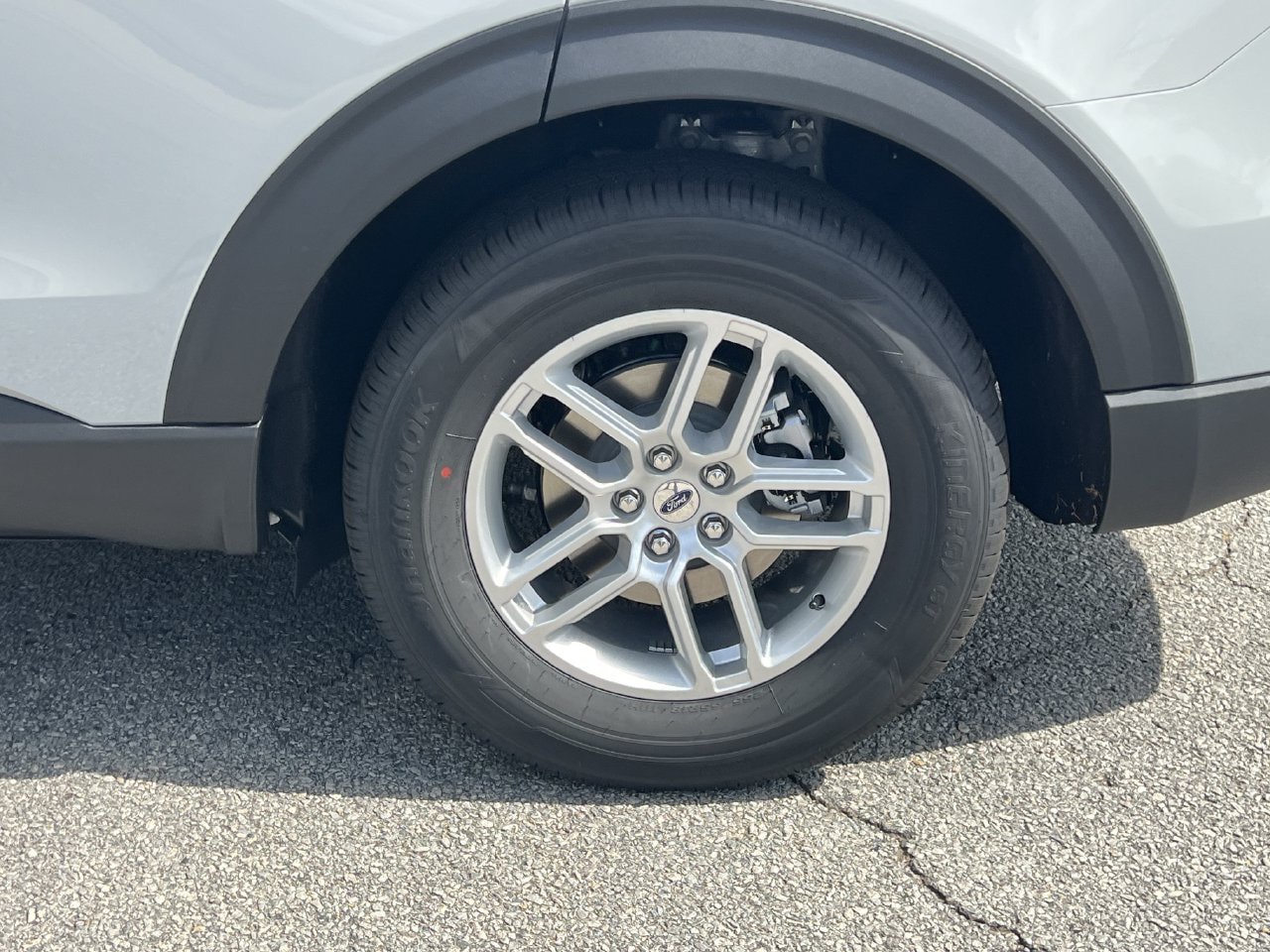 New 2027 Ford Explorer Active w/ Active Comfort Package RWD image 26