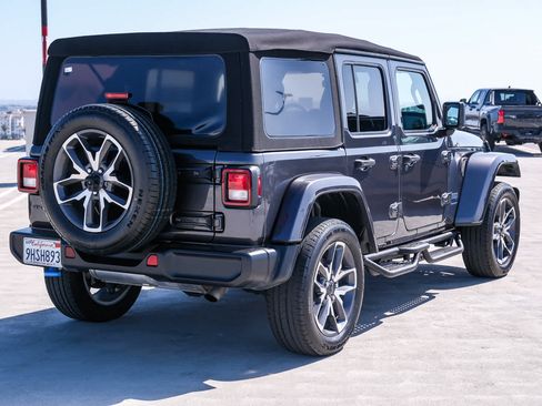 Used 2024 Jeep Wrangler Unlimited AWD/4WD image 4