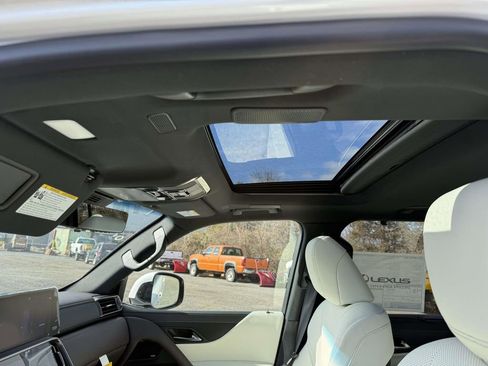 New 2026 Lexus LX 600 4WD w/ Luxury Package image 16