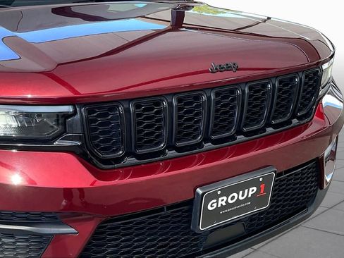 Used 2024 Jeep Grand Cherokee Altitude RWD image 29