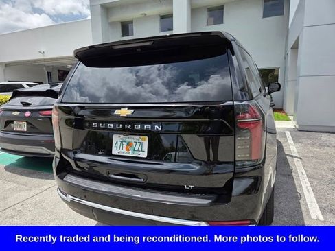 Used 2026 Chevrolet Suburban LT RWD image 3