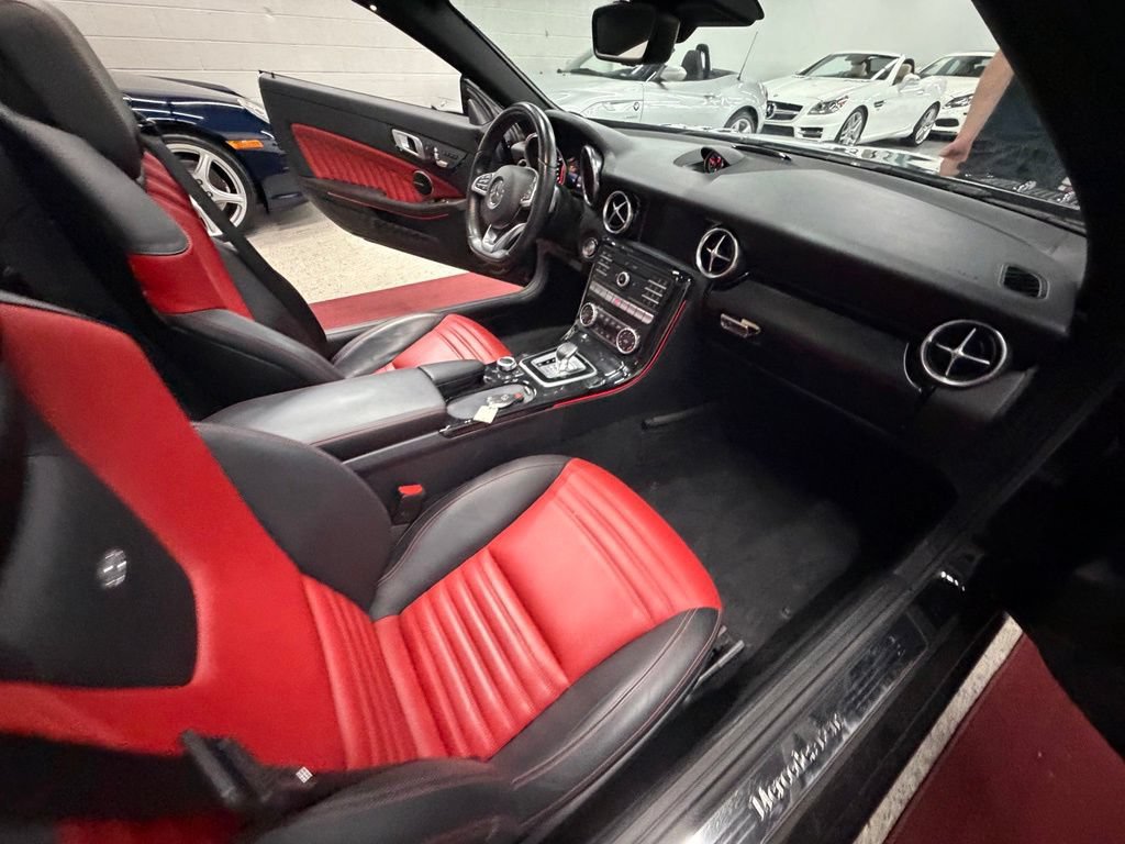 Used 2018 Mercedes-Benz SLC 300 image 24