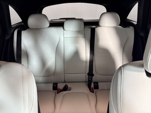 Used 2025 Mercedes-Benz GLC 300 GLC 300 image 21