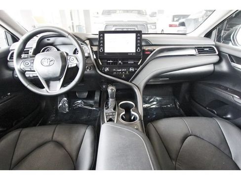 Used 2023 Toyota Camry XLE FWD image 7