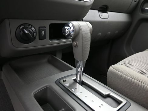 Used 2019 Nissan Frontier SV image 17