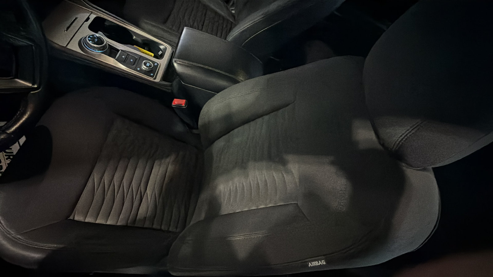 Used 2020 Ford Explorer XLT w/ Comfort Package AWD/4WD image 11