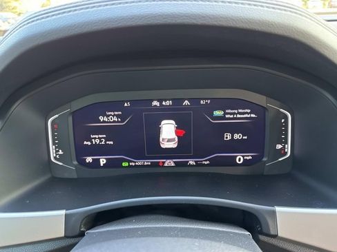 Used 2023 Volkswagen Atlas Cross Sport SEL Premium R-Line image 27