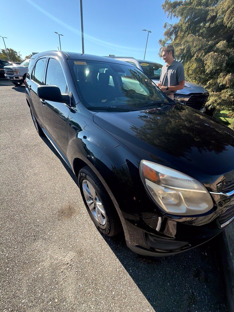 Used 2017 Chevrolet Equinox LS FWD image 3
