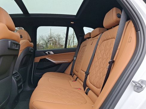 Used 2023 BMW X5 xDrive40i w/ M Sport Package image 10