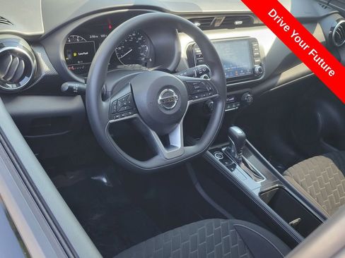 Used 2021 Nissan Kicks SV FWD image 5