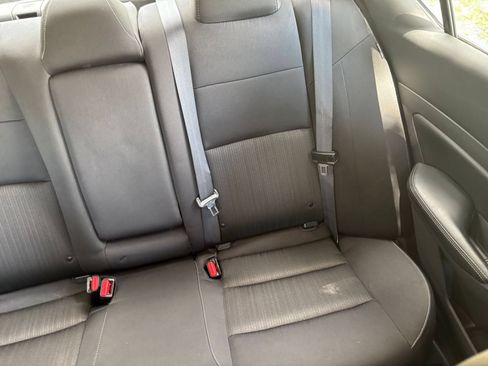 Used 2025 Nissan Altima 2.5 SV FWD image 38