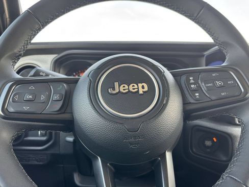 Used 2025 Jeep Wrangler Unlimited Sport AWD/4WD image 27
