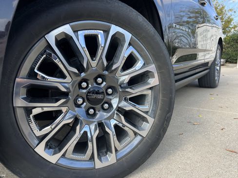 Used 2024 GMC Yukon Denali Ultimate image 14