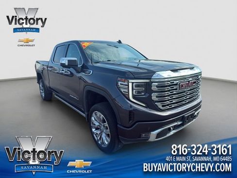 Used 2022 GMC Sierra 1500 Denali w/ Denali Reserve Package AWD/4WD image 1